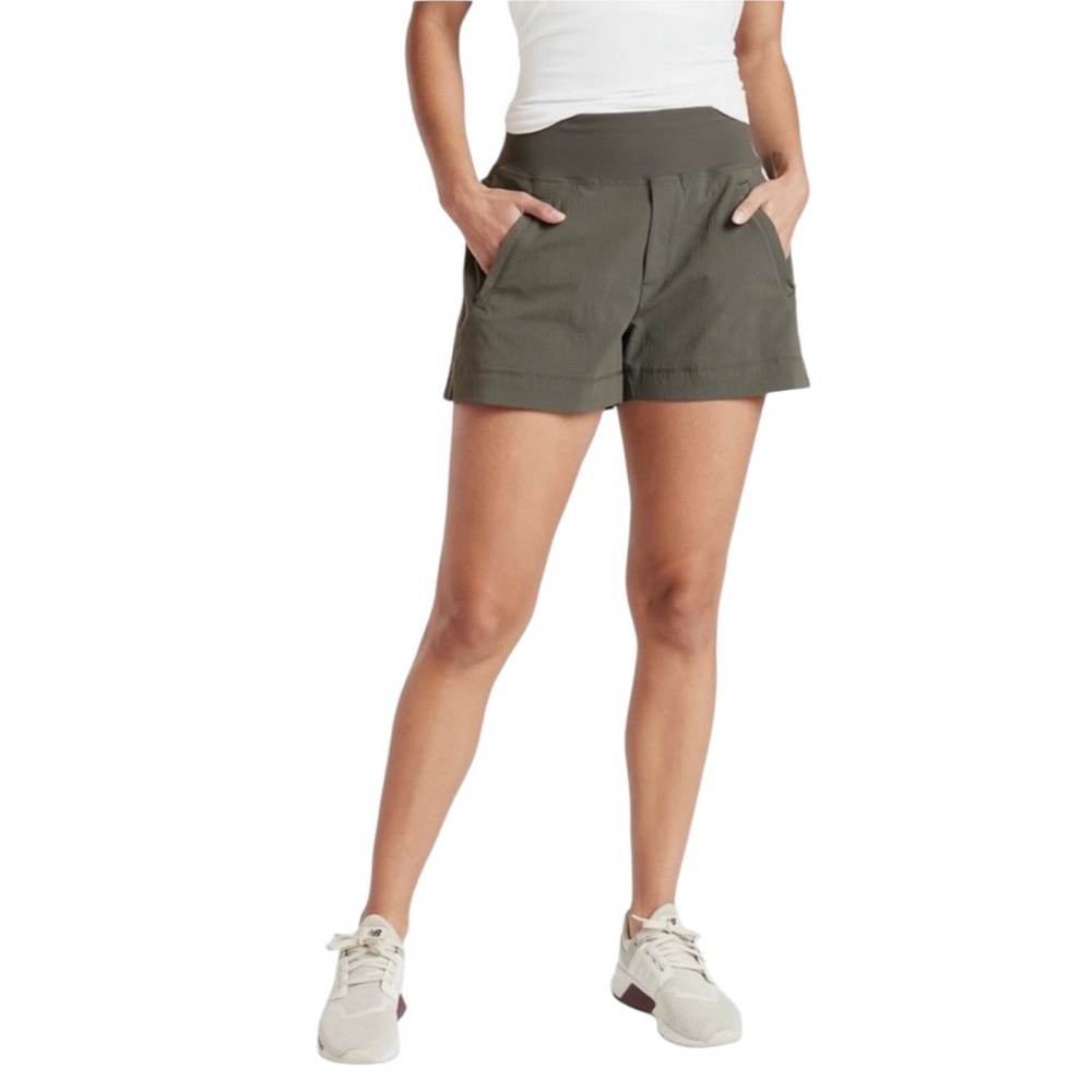 Athleta Trekkin North Short Olive Green Size Medium